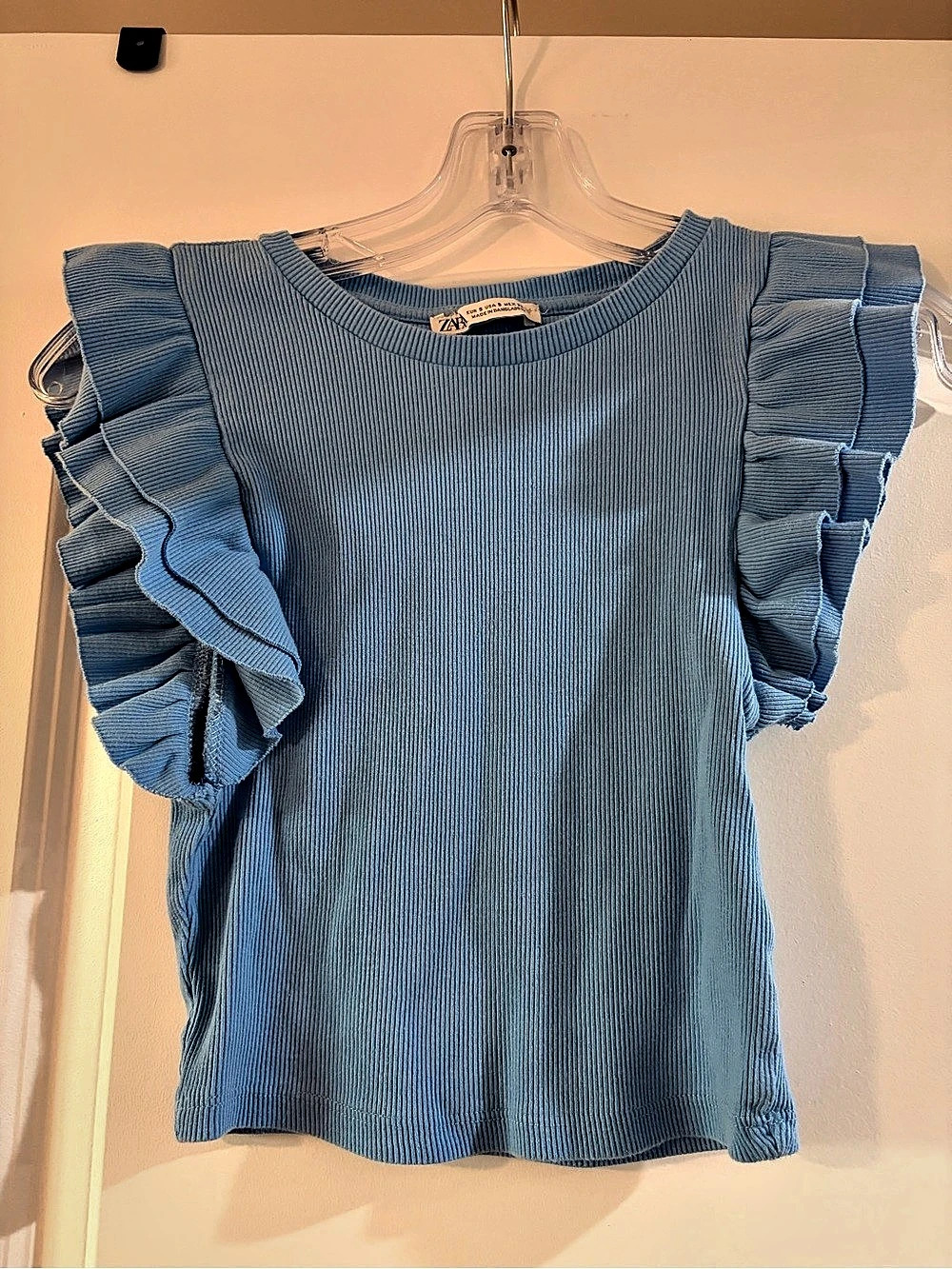 Zara Ruffle Sleeve Ribbed Top in Blue Size S Like New